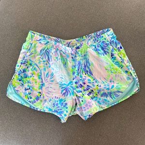 Lilly Pulitzer ocean trail shorts Luxletic Multi Shell of a party sz L
